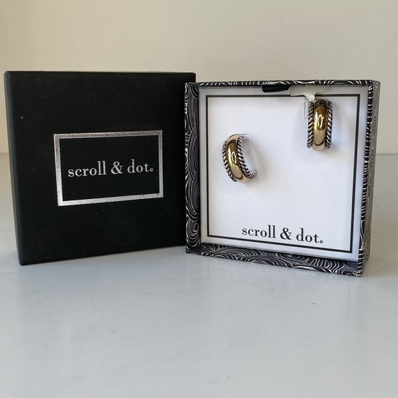 Scroll & Dot Earrings - Picture 4 of 10